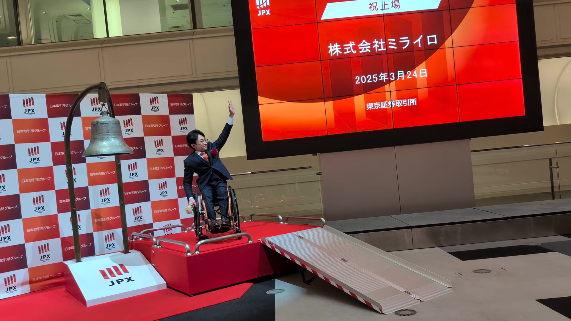 yass様お取引中 ZX17U-5A 入りました👷🔩 0.08m3ツーピース内装解体専用機 稼働231hr